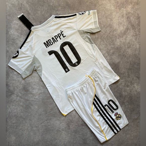 Real Madrid set for Kids Mbappe 10 - Picture 6 of 8